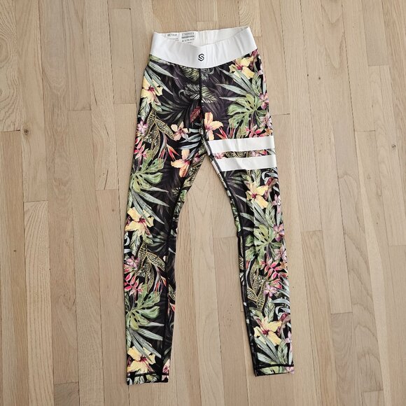 Stronger Brand Vietnam Set - Leggings and Sports Bra - Picture 3 of 3